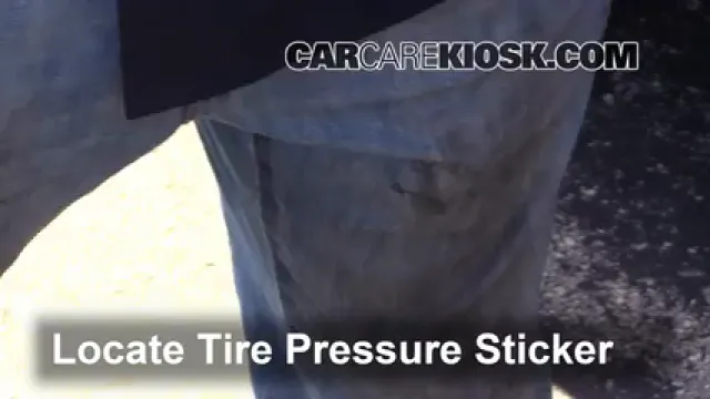 2003 Chevrolet S10 2.2L 4 Cyl. Standard Cab Pickup (2 Door) Neumáticos y ruedas Controlar presión de neumáticos